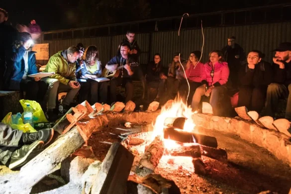 mazury ognisko na obozie dla dorosłych