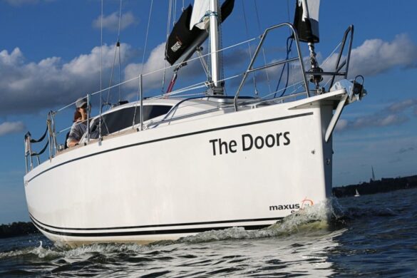 Jacht Maxus Evo 24 - flota szkoły żeglarskiej Gertis