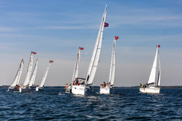jachty na piątkowym treningu regatowym