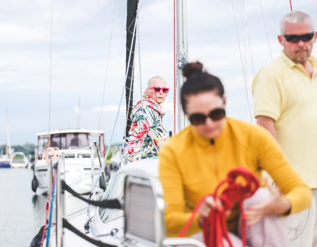 żeglowanie po mazurach starsza załoga dorośli