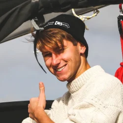 nauczyciel żeglowania na obozie